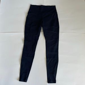 Lululemon leggings with zigzag mesh (size 8) black